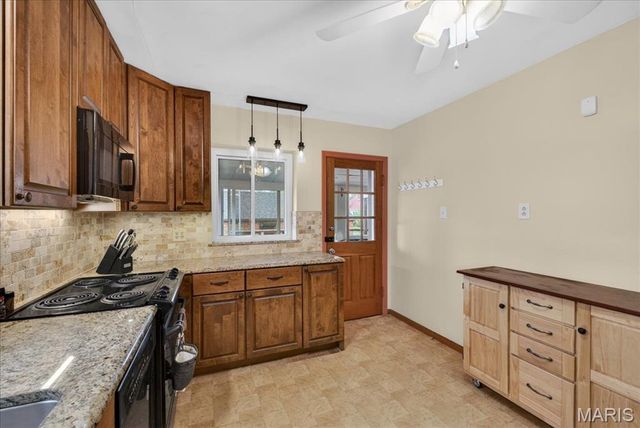 6601 Lindenwood Place, St Louis, MO 63109