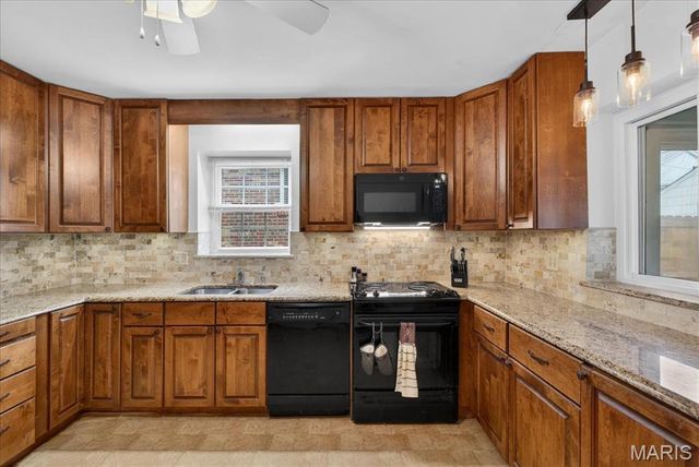 6601 Lindenwood Place, St Louis, MO 63109