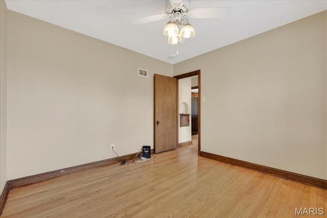 6601 Lindenwood Place, St Louis, MO 63109
