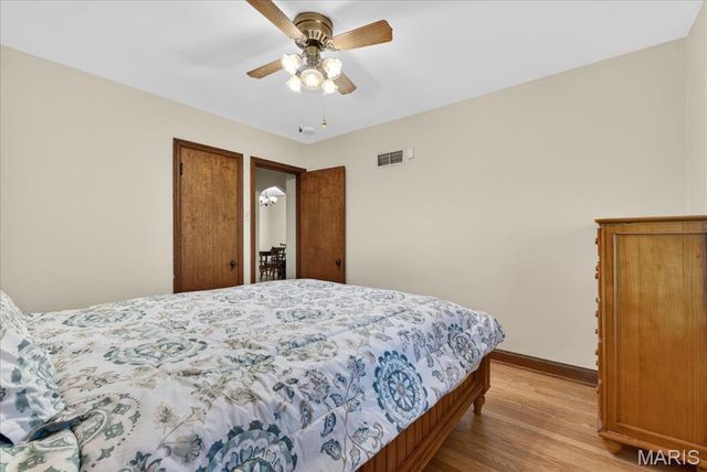 6601 Lindenwood Place, St Louis, MO 63109