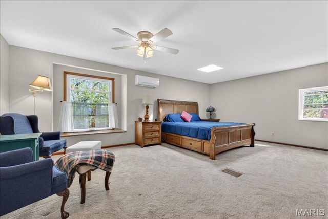 6601 Lindenwood Place, St Louis, MO 63109