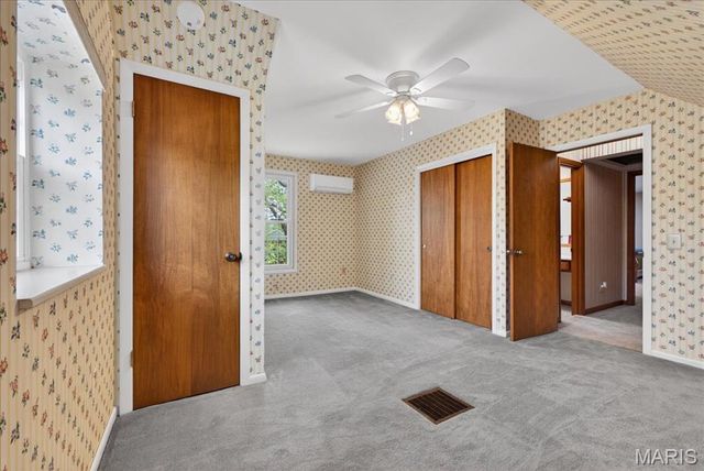 6601 Lindenwood Place, St Louis, MO 63109