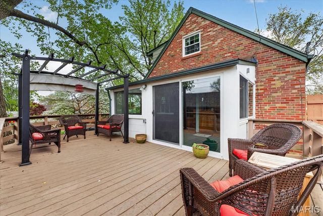 6601 Lindenwood Place, St Louis, MO 63109
