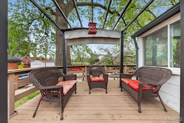 6601 Lindenwood Place, St Louis, MO 63109