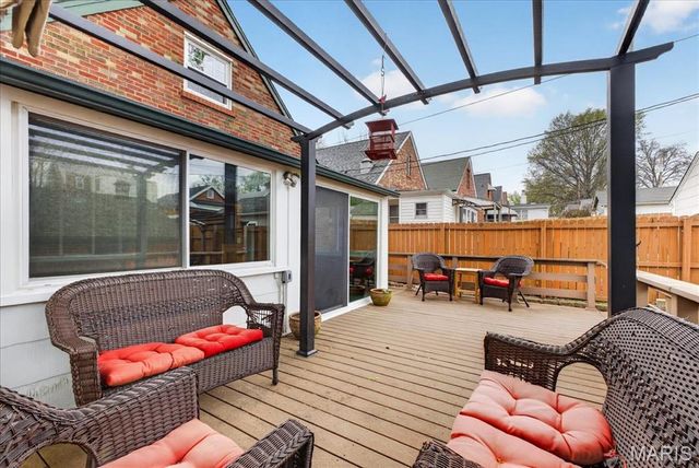 6601 Lindenwood Place, St Louis, MO 63109