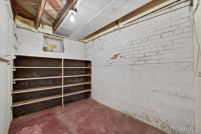 6601 Lindenwood Place, St Louis, MO 63109