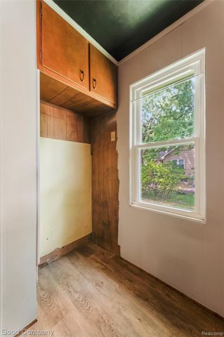 836 W Silver Lake Road, Fenton, MI 48430