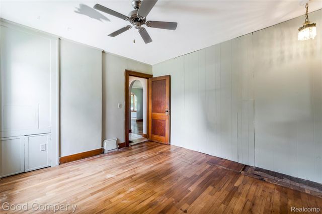 836 W Silver Lake Road, Fenton, MI 48430
