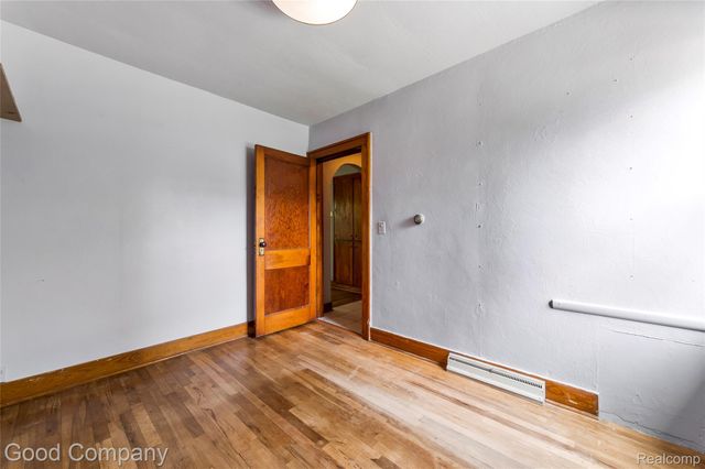 836 W Silver Lake Road, Fenton, MI 48430