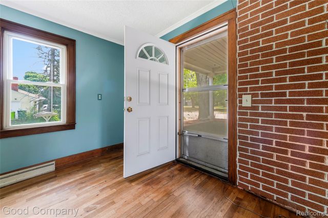 836 W Silver Lake Road, Fenton, MI 48430