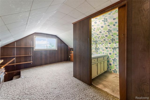 836 W Silver Lake Road, Fenton, MI 48430