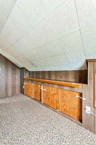 836 W Silver Lake Road, Fenton, MI 48430