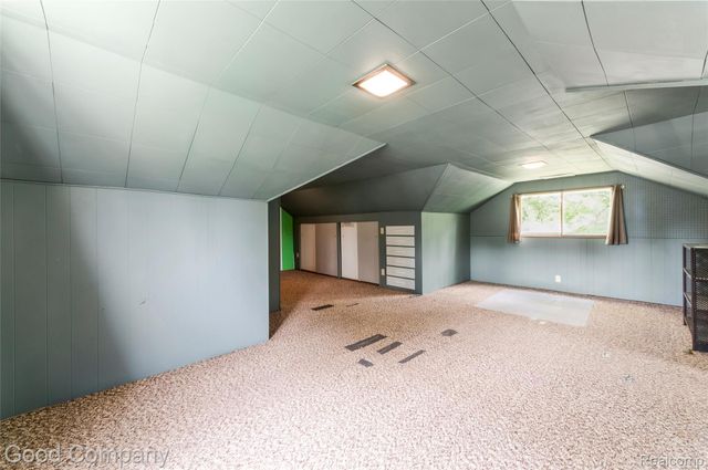 836 W Silver Lake Road, Fenton, MI 48430