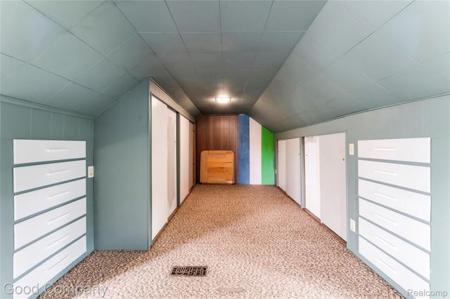 836 W Silver Lake Road, Fenton, MI 48430
