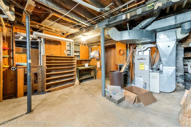 836 W Silver Lake Road, Fenton, MI 48430
