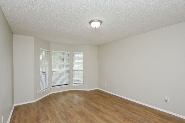 2529 Forest Creek Drive, Fort Worth, TX 76123