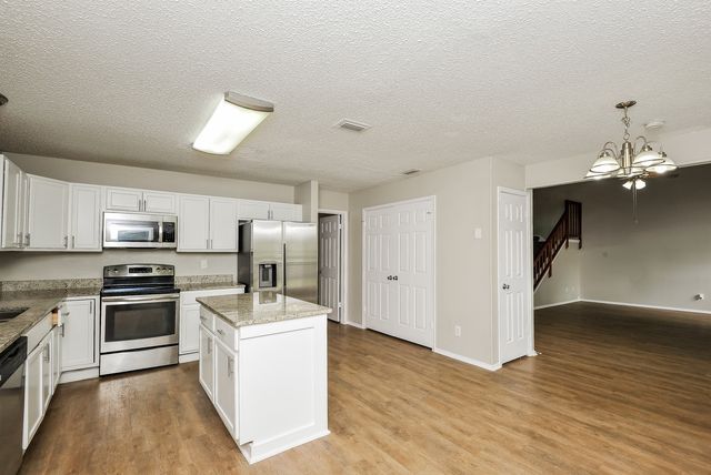 2529 Forest Creek Drive, Fort Worth, TX 76123