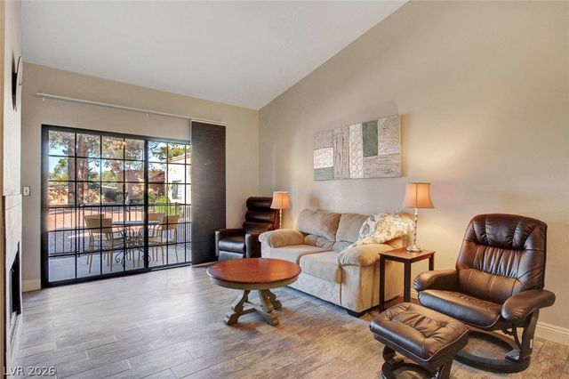 2851 VALLEY VIEW Boulevard 1016, Las Vegas, NV 89102
