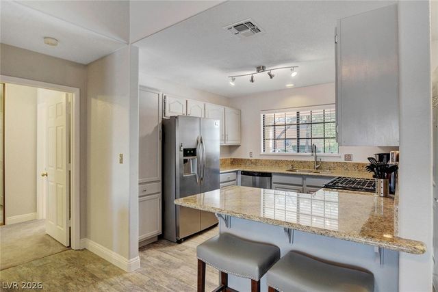 2851 VALLEY VIEW Boulevard 1016, Las Vegas, NV 89102