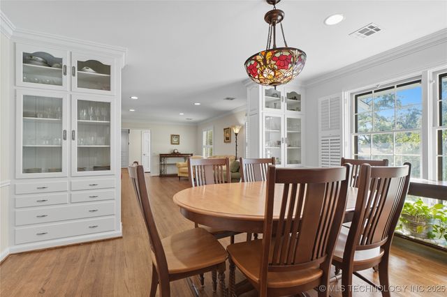 2881 E 35th Place, Tulsa, OK 74105