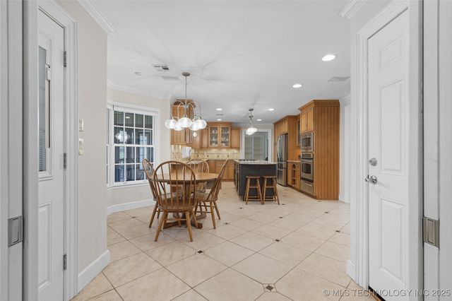 2881 E 35th Place, Tulsa, OK 74105