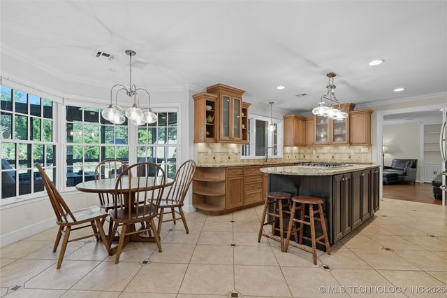 2881 E 35th Place, Tulsa, OK 74105