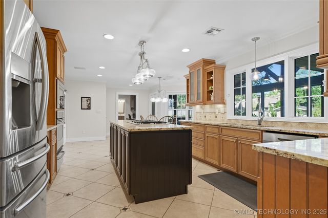 2881 E 35th Place, Tulsa, OK 74105