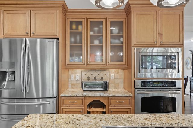 2881 E 35th Place, Tulsa, OK 74105