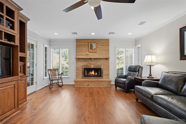 2881 E 35th Place, Tulsa, OK 74105