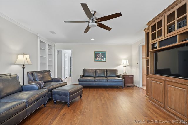 2881 E 35th Place, Tulsa, OK 74105