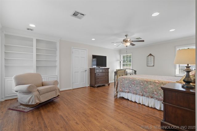 2881 E 35th Place, Tulsa, OK 74105