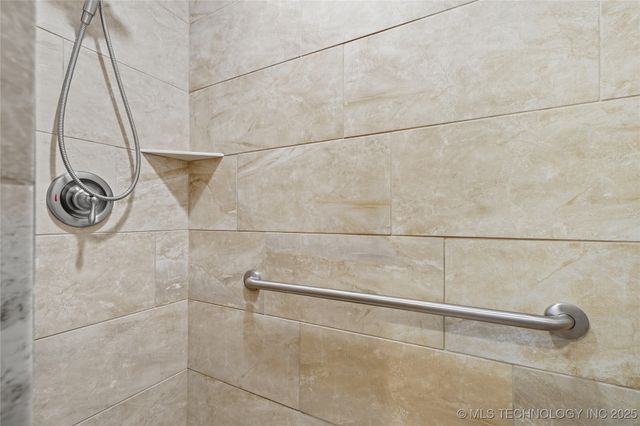 2881 E 35th Place, Tulsa, OK 74105