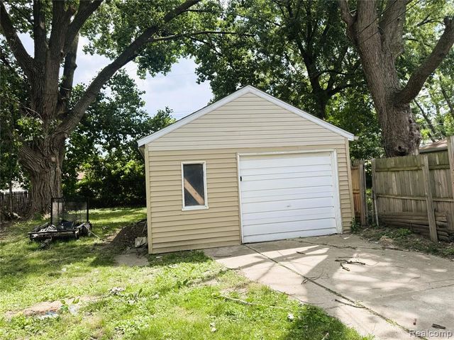 24644 Lauren Avenue, Warren, MI 48089