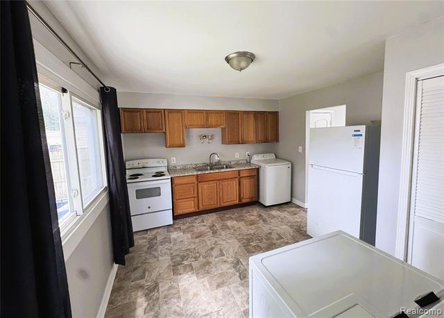 24644 Lauren Avenue, Warren, MI 48089