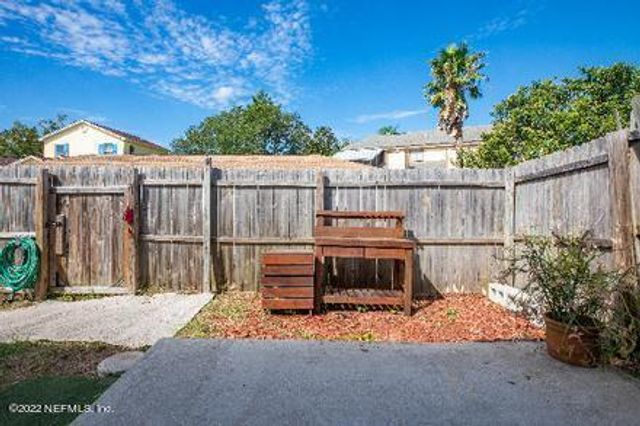 2548 AMERICAS CUP Circle E, Atlantic Beach, FL 32333