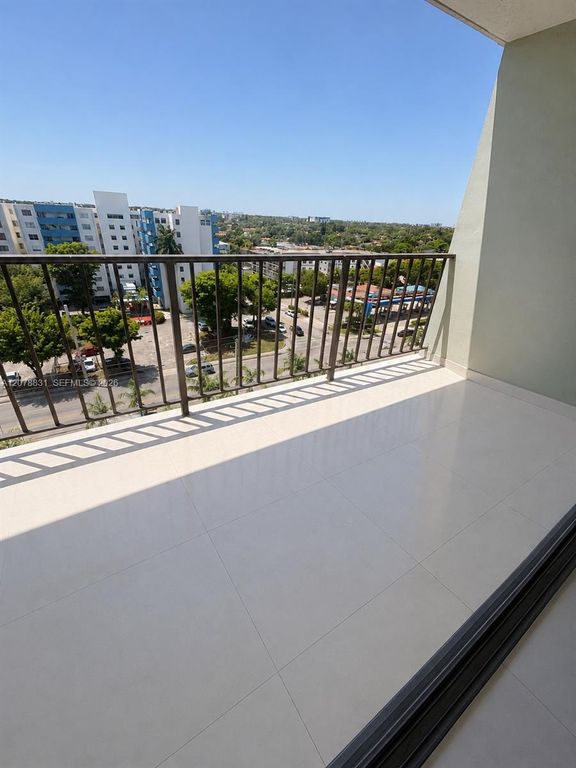 5055 NW 7th Street 1004, Miami, FL 33126