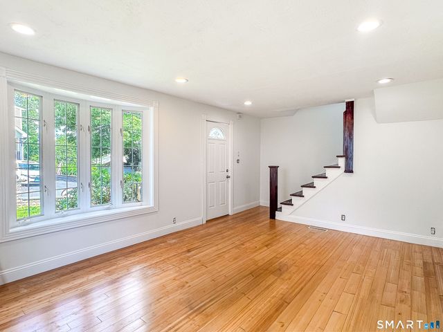 44 Quinsigamond Avenue, Waterbury, CT 06708
