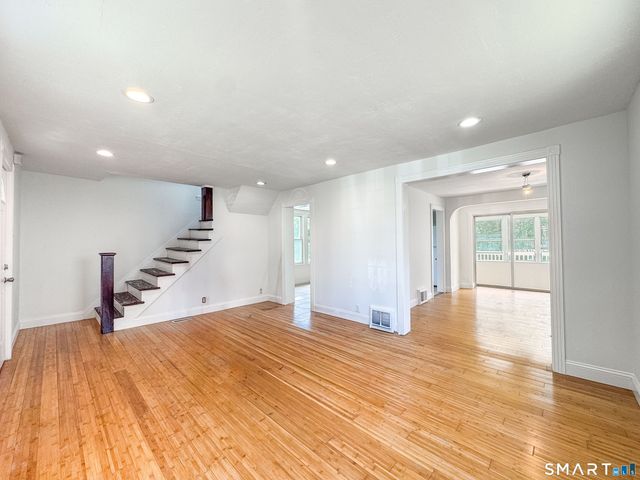 44 Quinsigamond Avenue, Waterbury, CT 06708