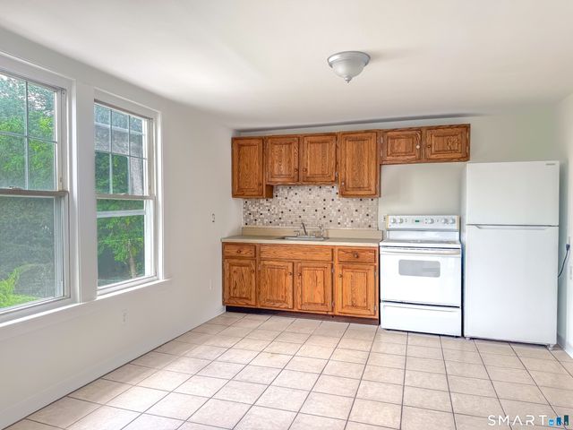 44 Quinsigamond Avenue, Waterbury, CT 06708