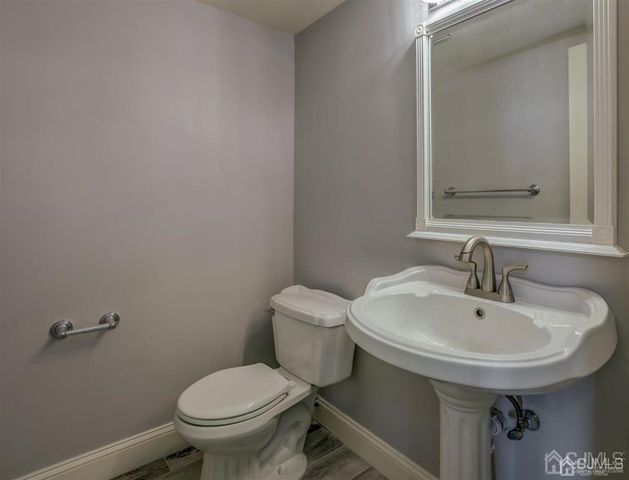 40 Staghorn Drive, Old Bridge, NJ 07747