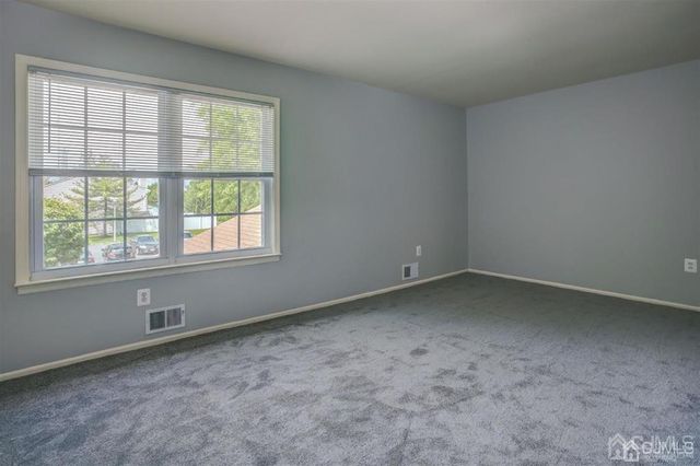 40 Staghorn Drive, Old Bridge, NJ 07747