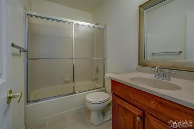 40 Staghorn Drive, Old Bridge, NJ 07747