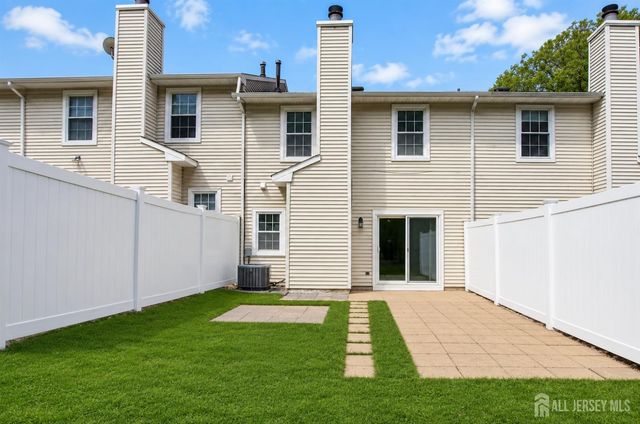 40 Staghorn Drive, Old Bridge, NJ 07747