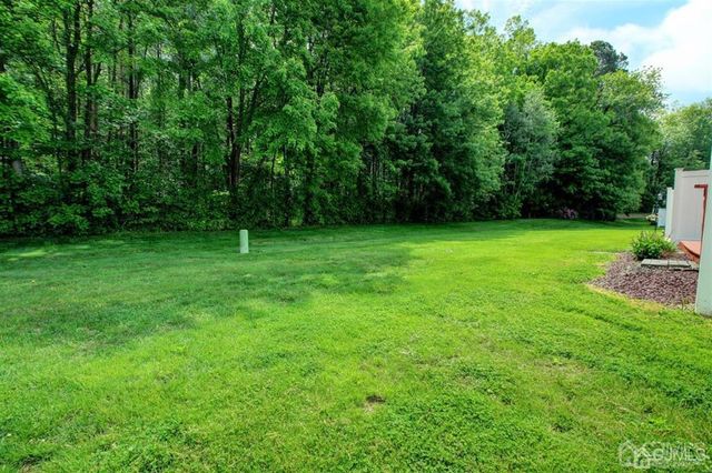 40 Staghorn Drive, Old Bridge, NJ 07747