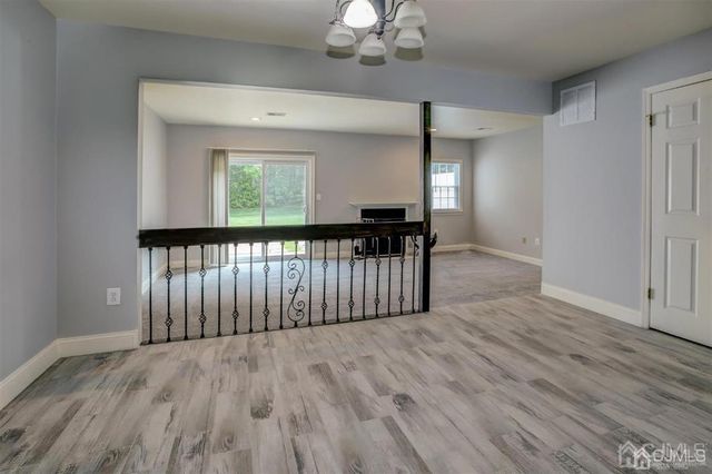 40 Staghorn Drive, Old Bridge, NJ 07747