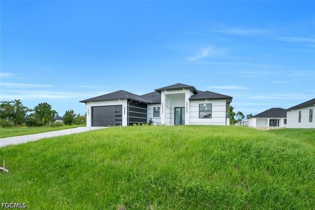 3620 6th ST SW, Lehigh Acres, FL 33976