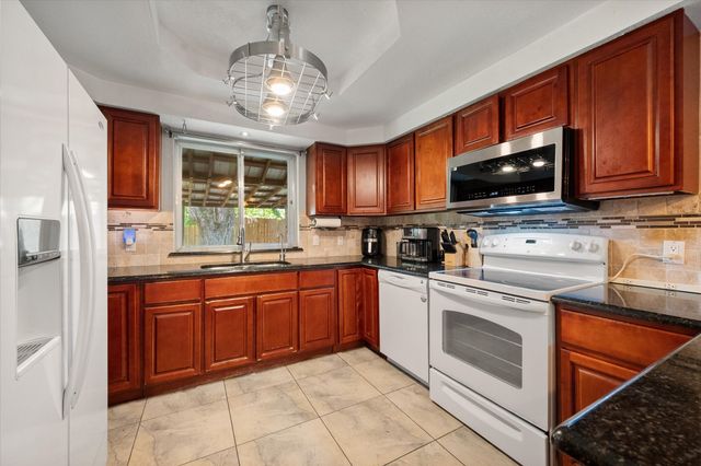 2508 Mardell Drive, Arlington, TX 76016