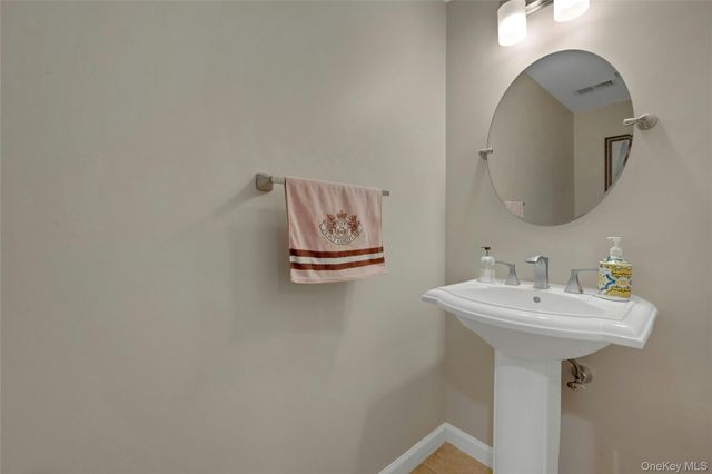 1204 Half Moon Bay Drive, Croton-on-hudson, NY 10520