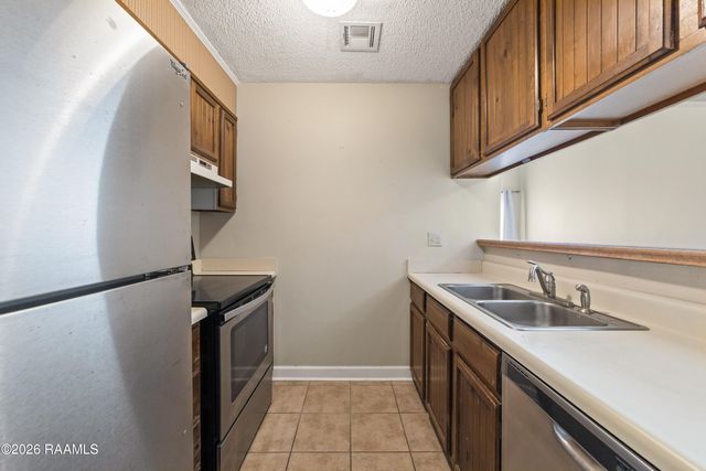 204 Long Plantation Boulevard B, Lafayette, LA 70508