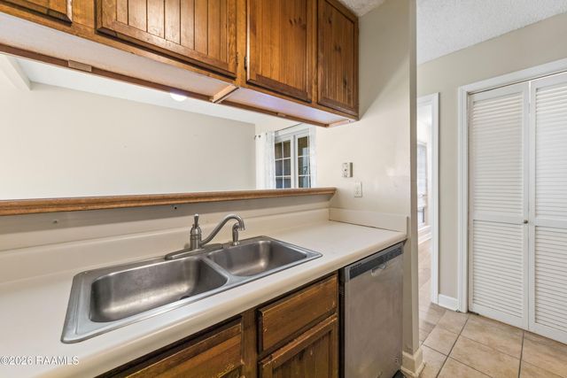 204 Long Plantation Boulevard B, Lafayette, LA 70508